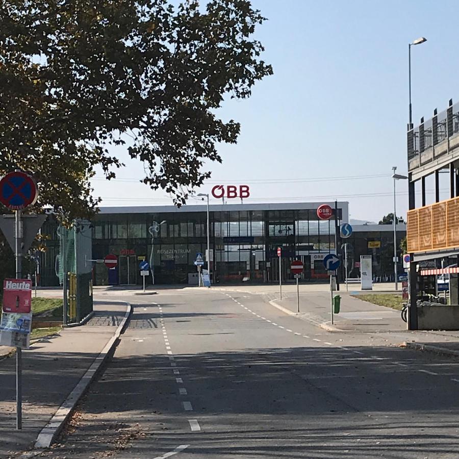 Lg Tiny Apartamento Korneuburg Exterior foto
