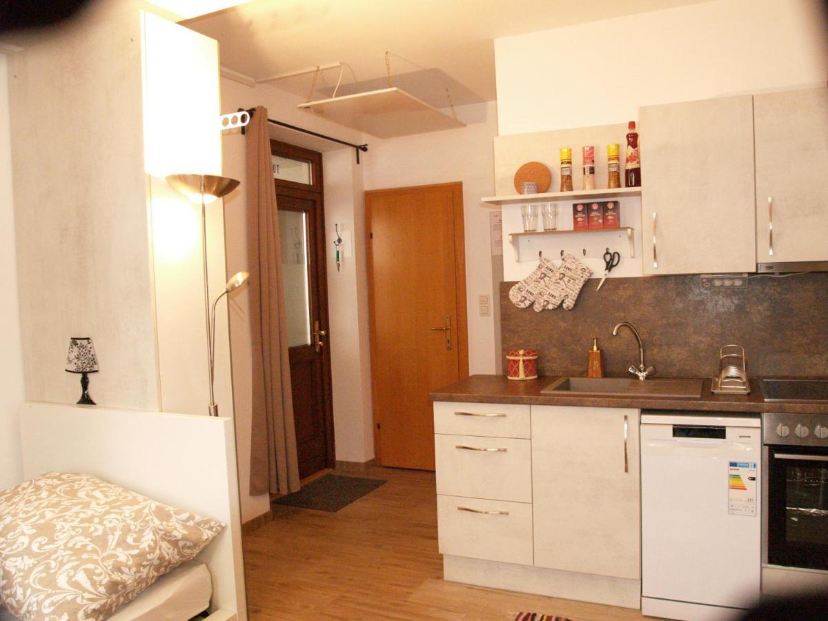 Lg Tiny Apartamento Korneuburg Exterior foto